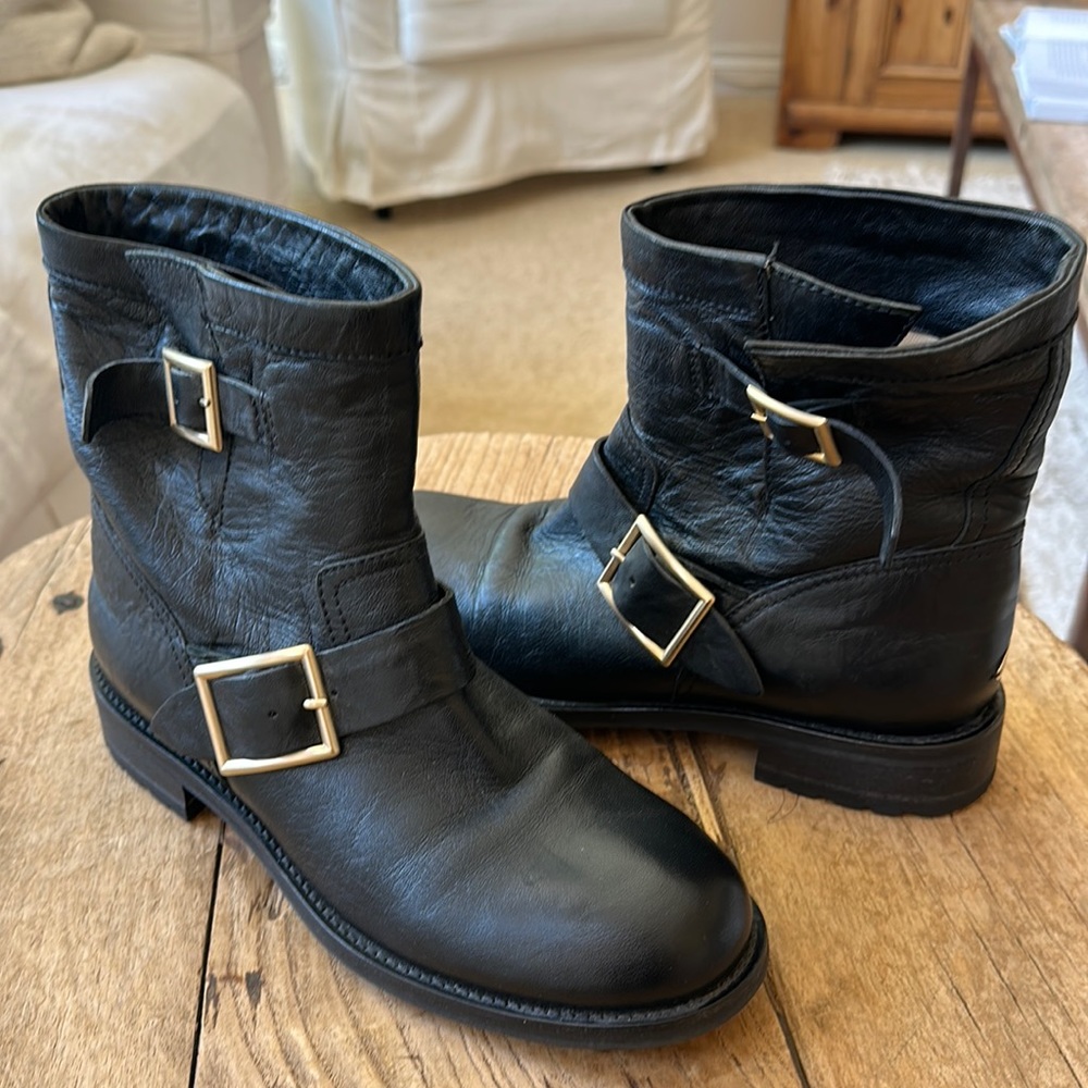JIMMY CHOO AUTHENTIC BLACK SHORT LEATHER MOTO BOOTS WORN ONCE SZ 39 GOLD BUCKLE